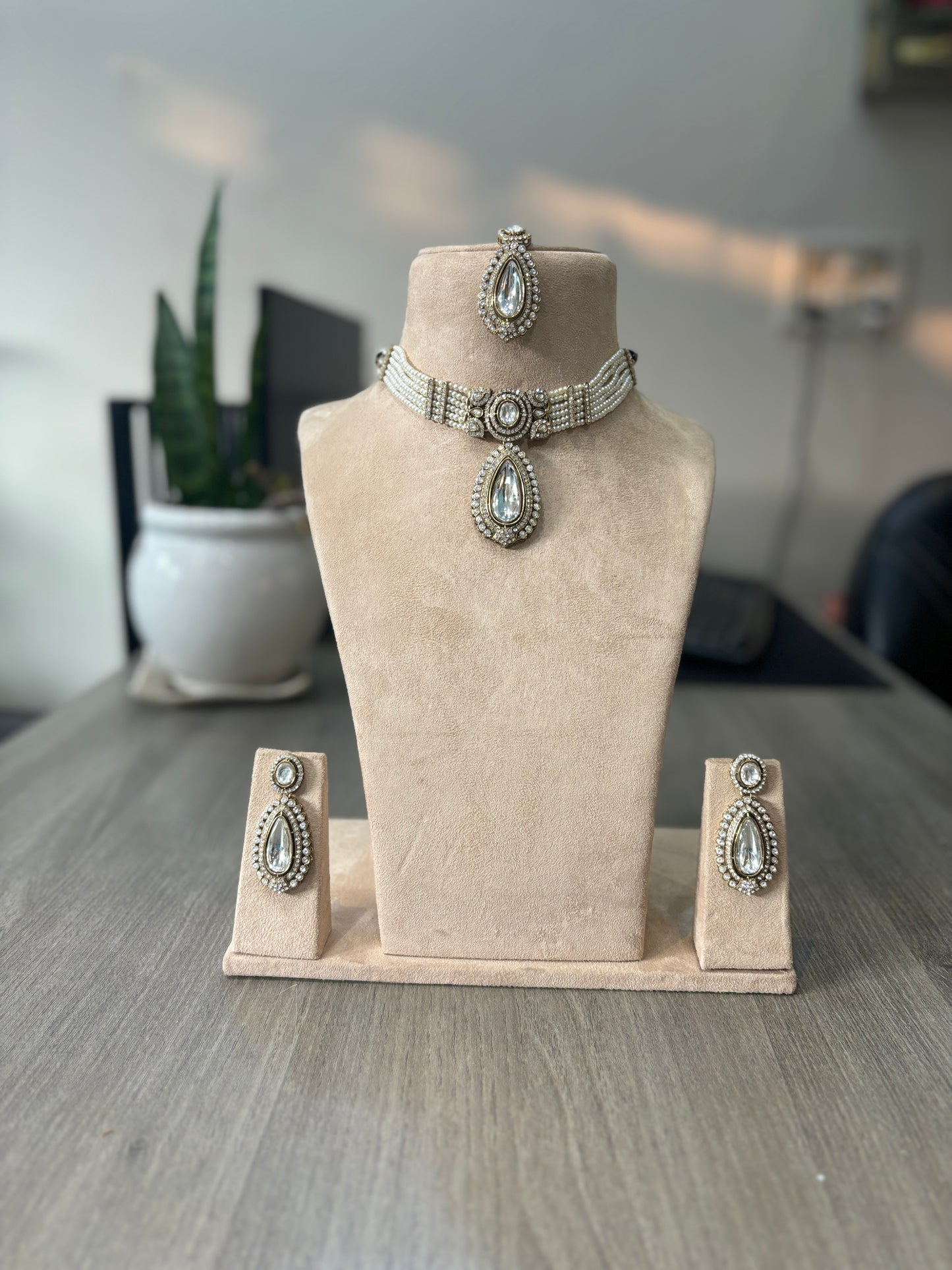 Classic Crystal Drop Pearl Choker Set