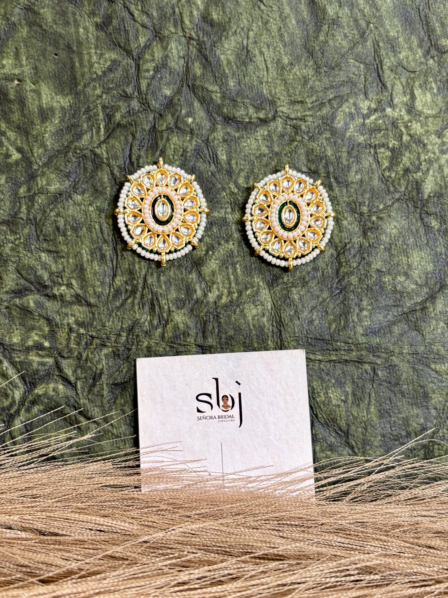 Emerald Accent Kundan Stud Earrings (Oval)