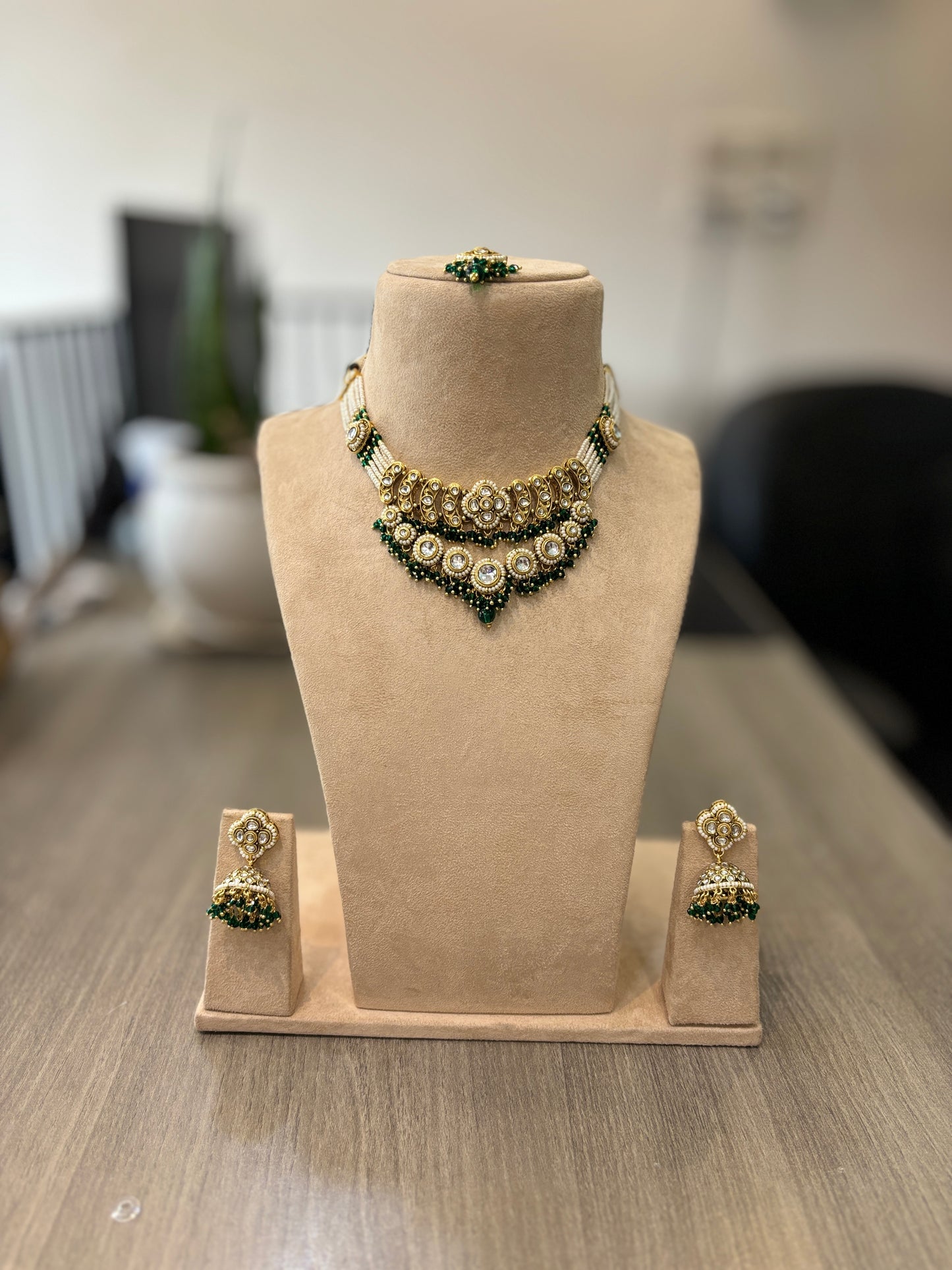 Aarvi Green Beaded Polki Choker Set – Royal Heritage Edition
