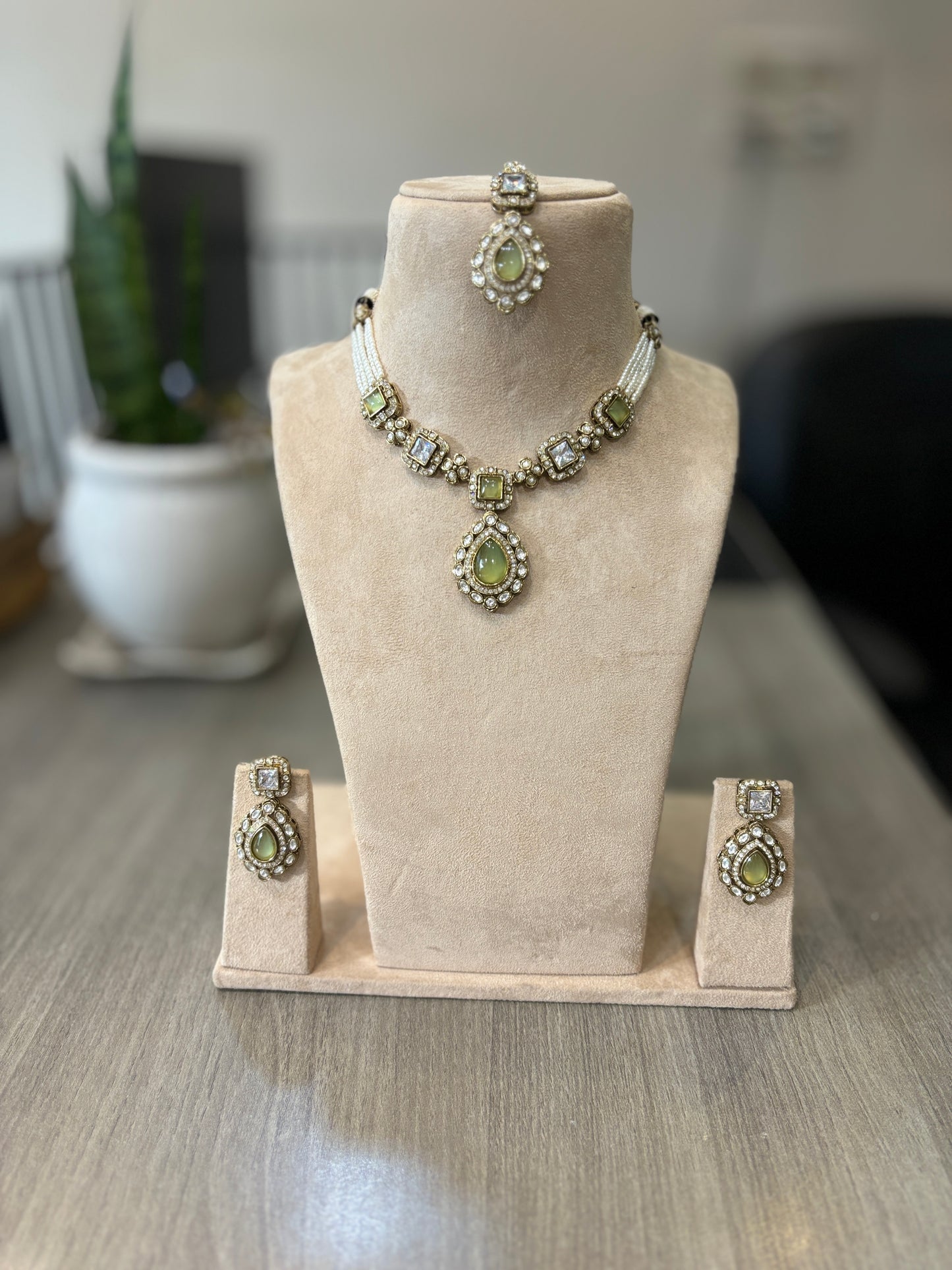 Olive Radiance Kundan Necklace Set
