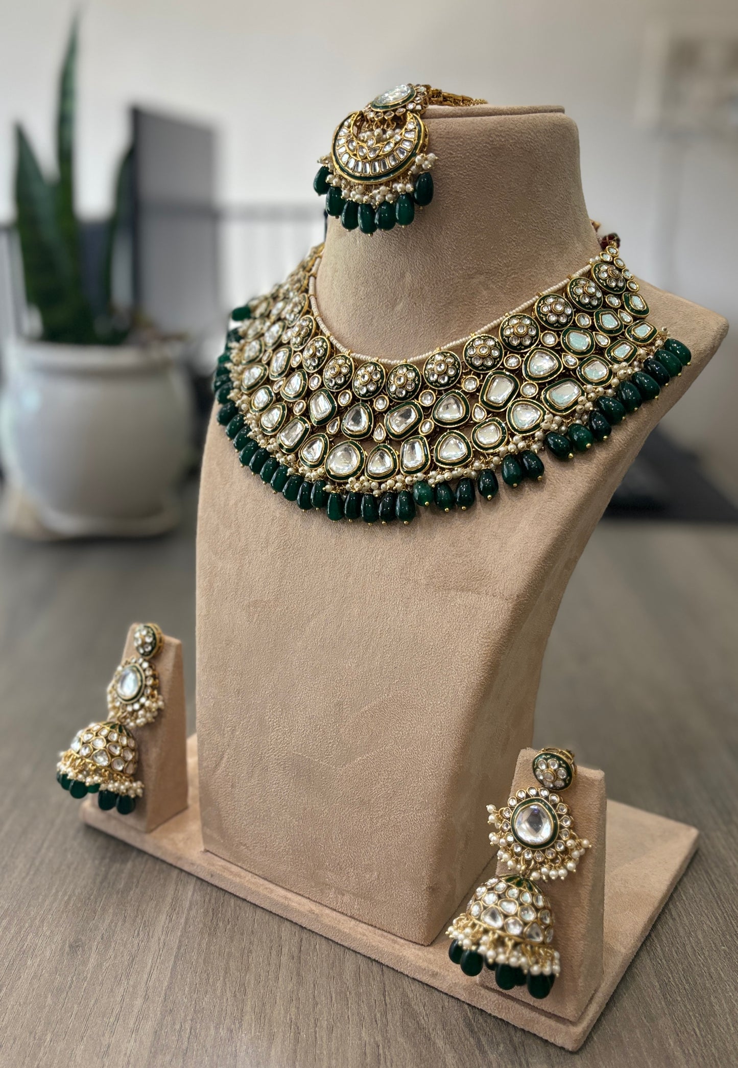 Royal Kundan & Emerald Green Bridal Jewelery Set