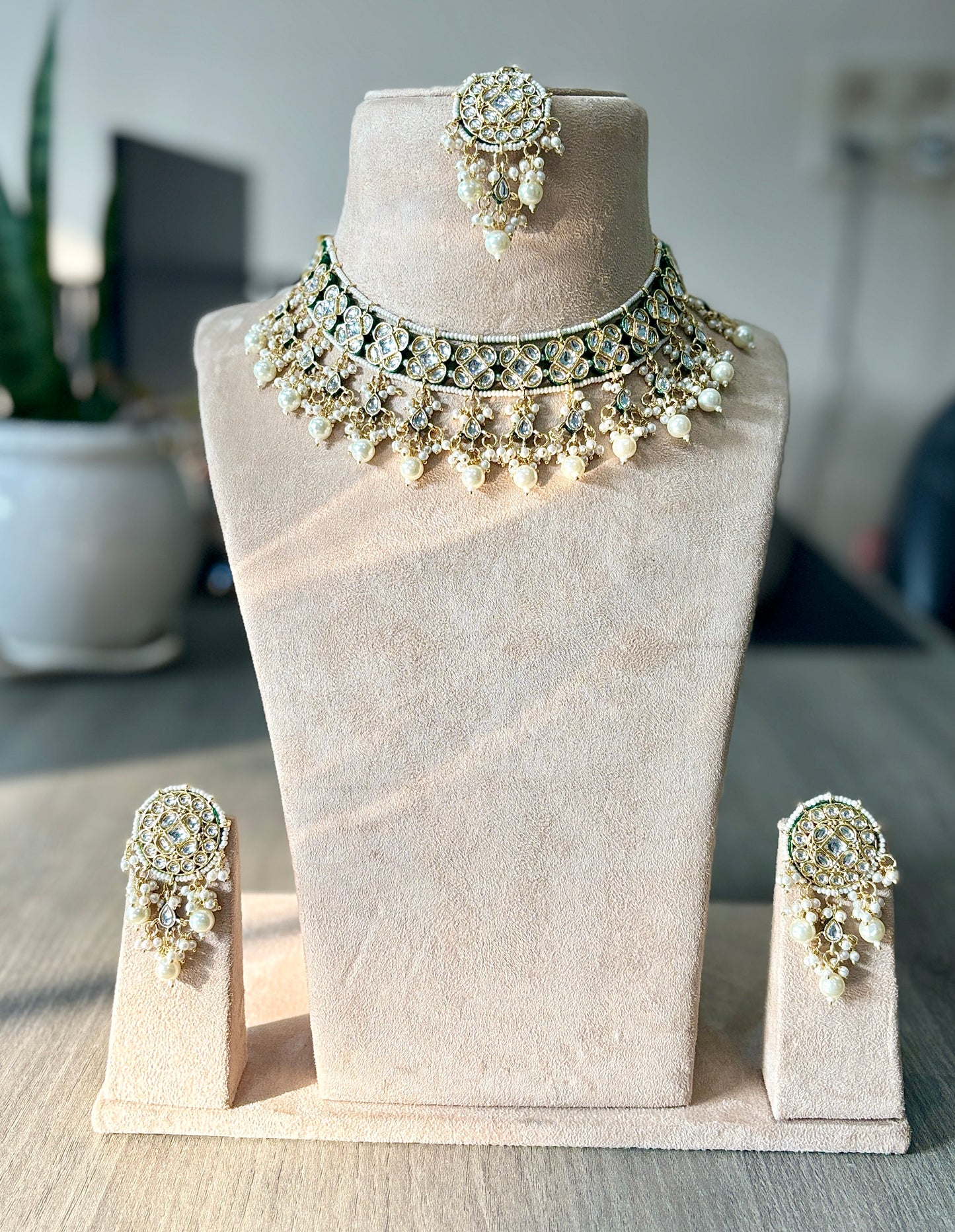 Emerald Grace Kundan Pearl Choker Set