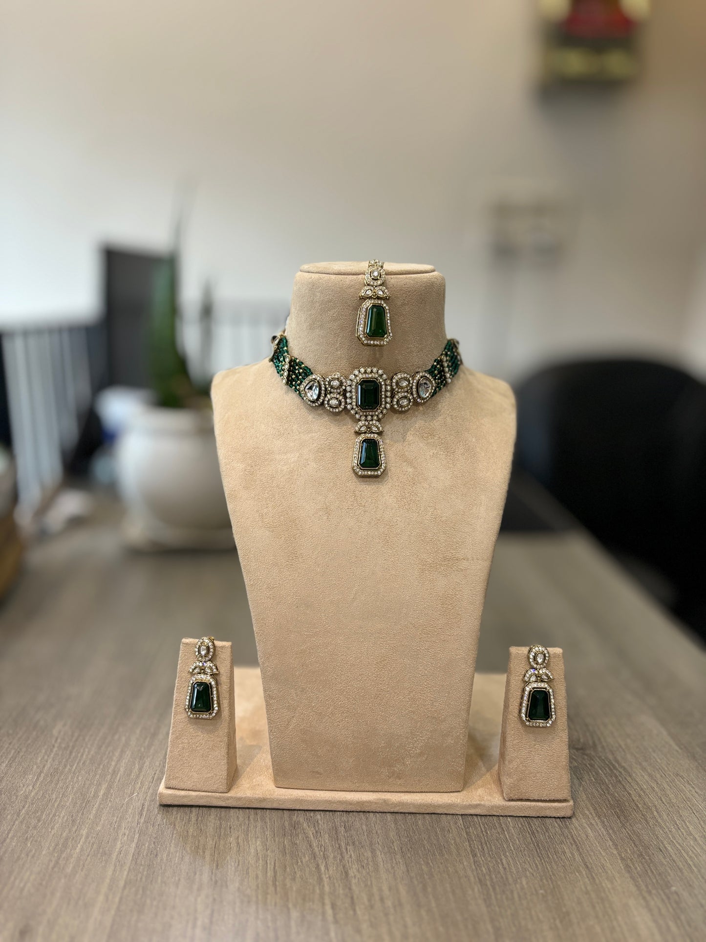 Emerald Polki Choker Set – Timeless Royal Glam