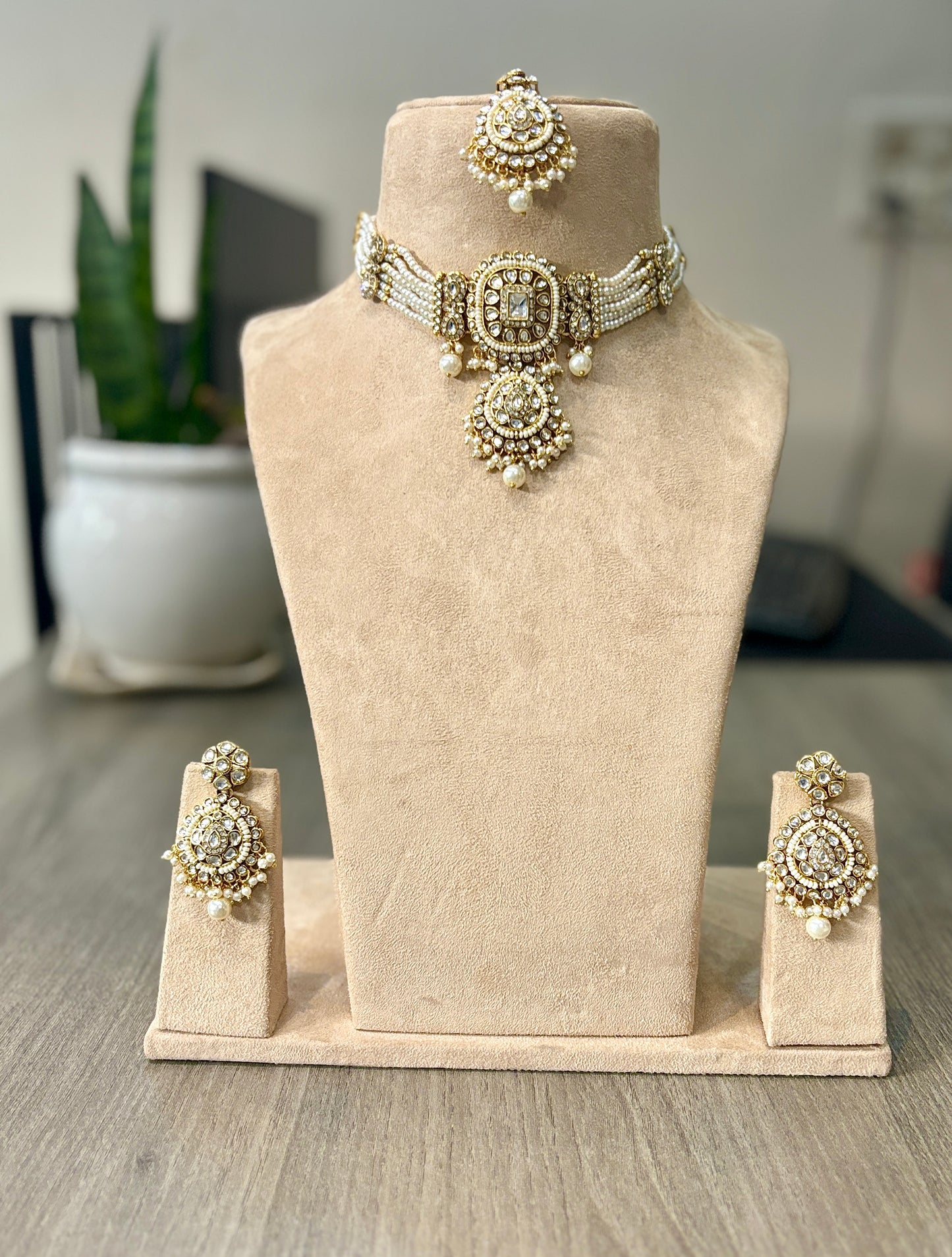 Royal Kundan Pearl Choker Set