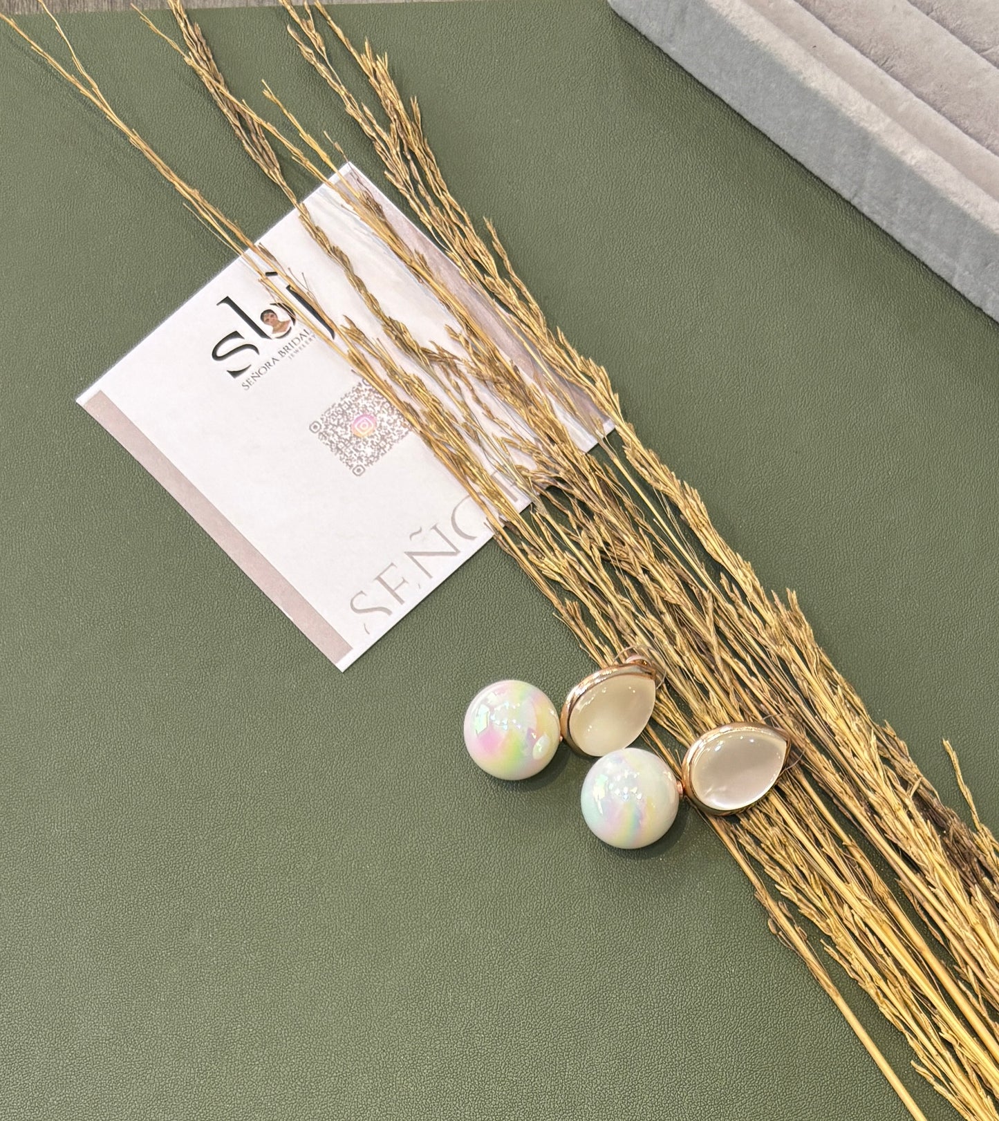 Pastel Glow Duo – Opaline & Ivory Studs