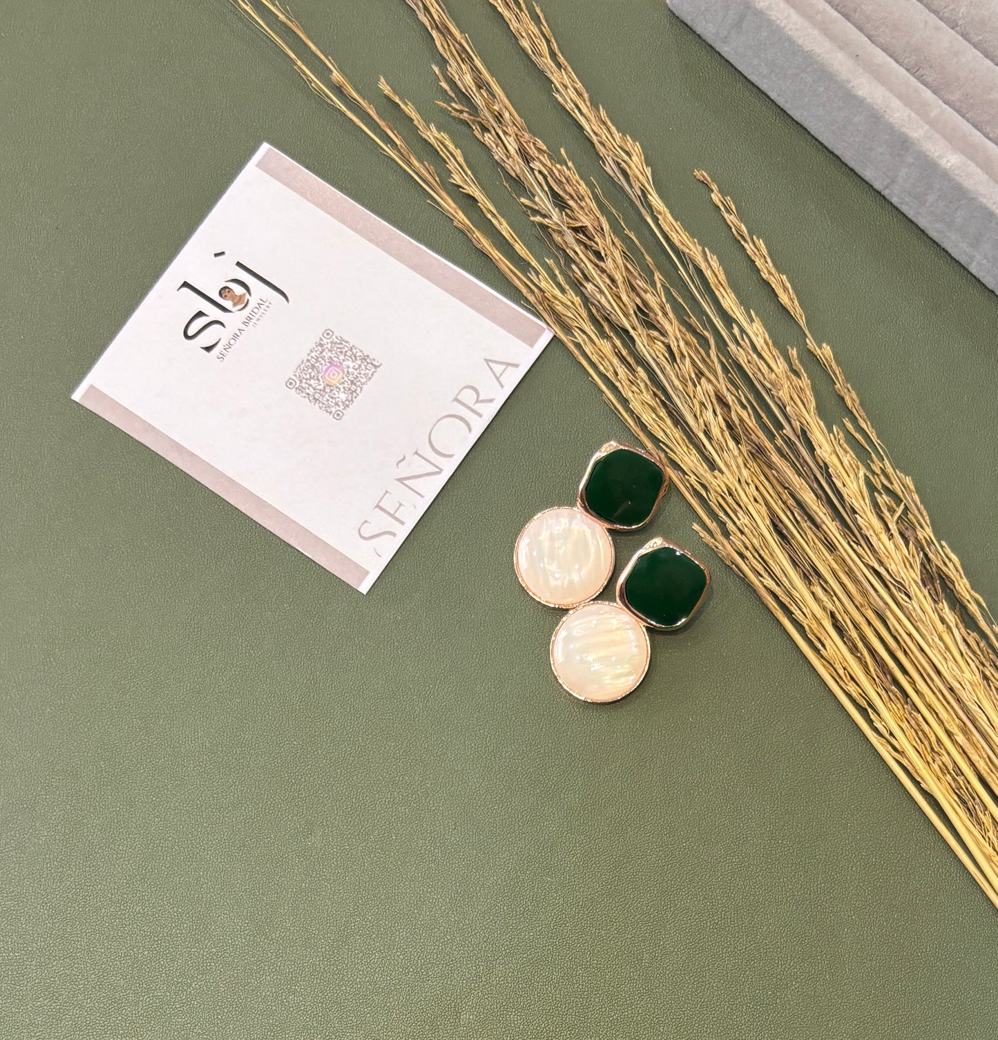 Pearl Swirl Modern Studs