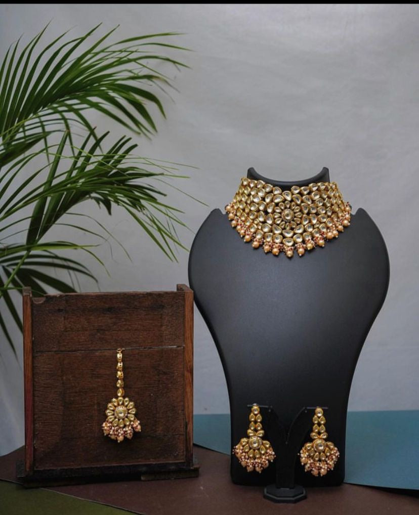 Traditional Kundan Choker Set with Earrings & Maang Tikka