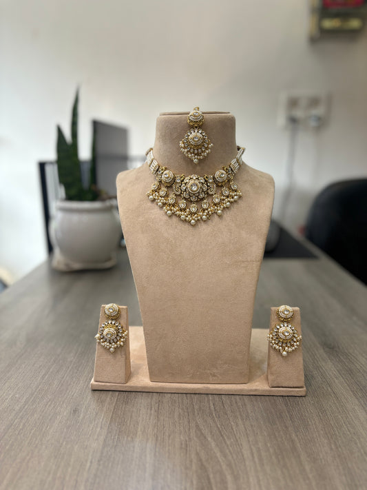 Royal Ivory Kundan Pearl Set – Classic Gold Bridal Ensemble