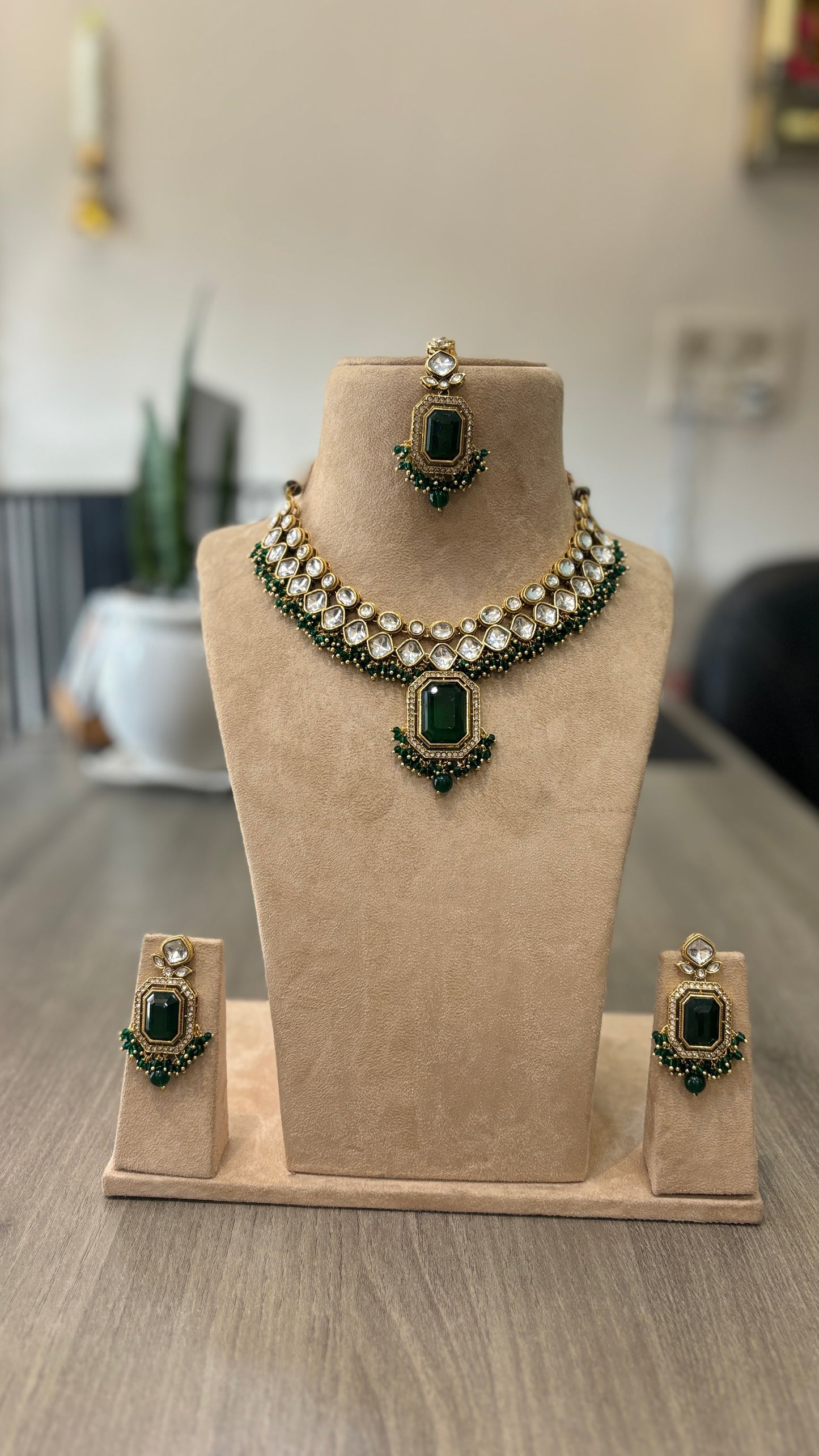 Emerald Grace Kundan Necklace Set