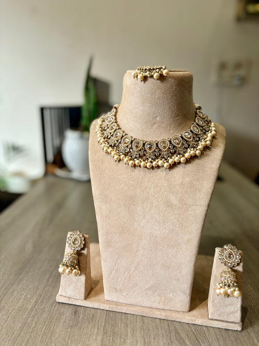 Elegant Kundan & Pearl Bridal Choker Set