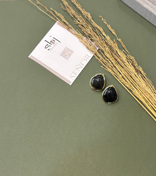 Onyx Gold Pebble Studs