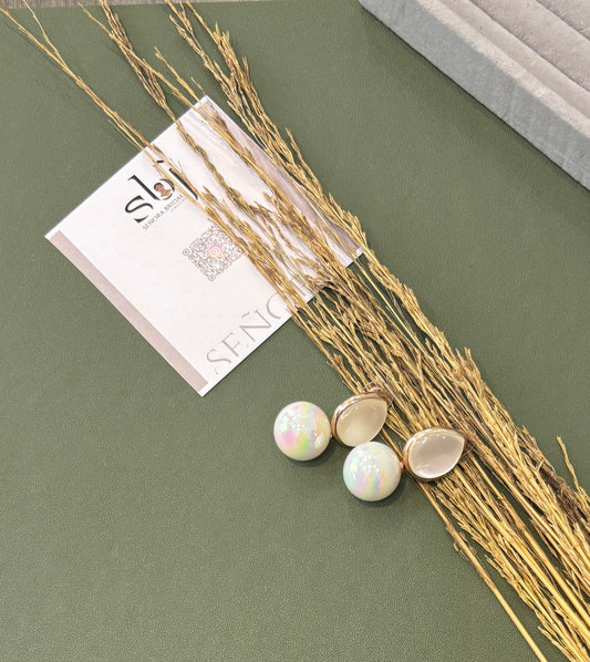 Pastel Glow Duo – Opaline & Ivory Studs