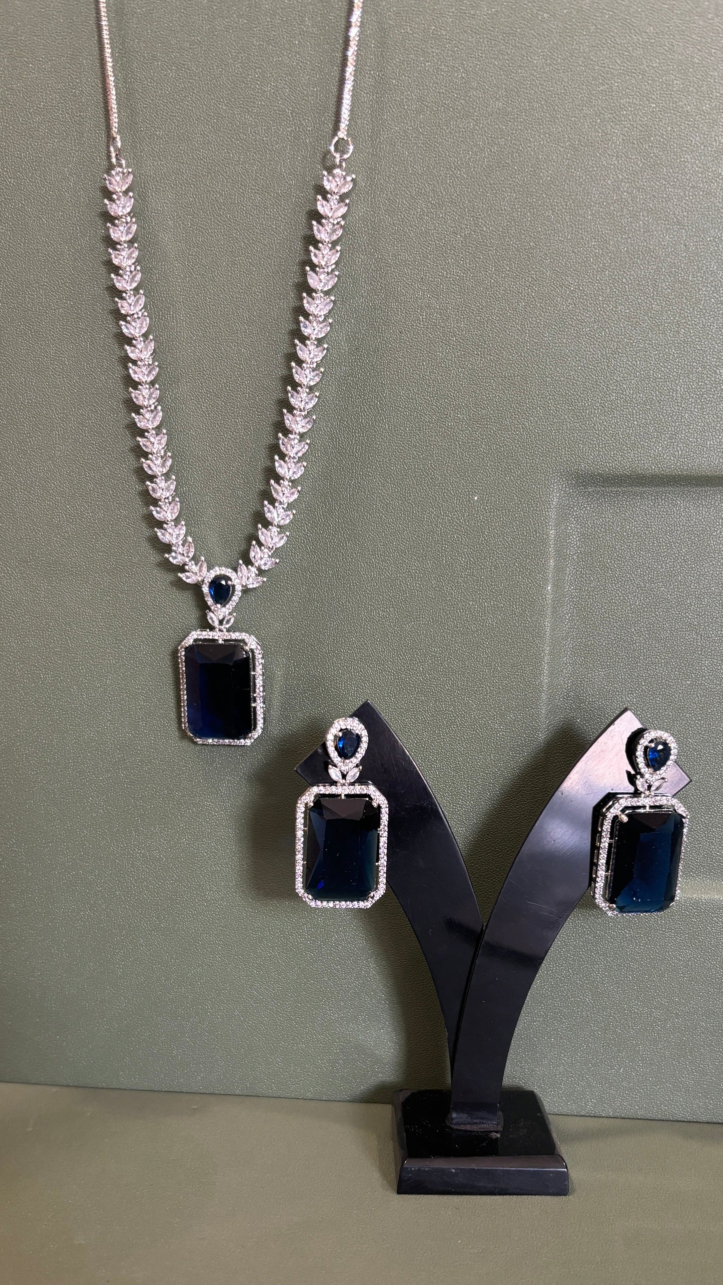 Sapphire Diamond Necklace Set with Blue Stone